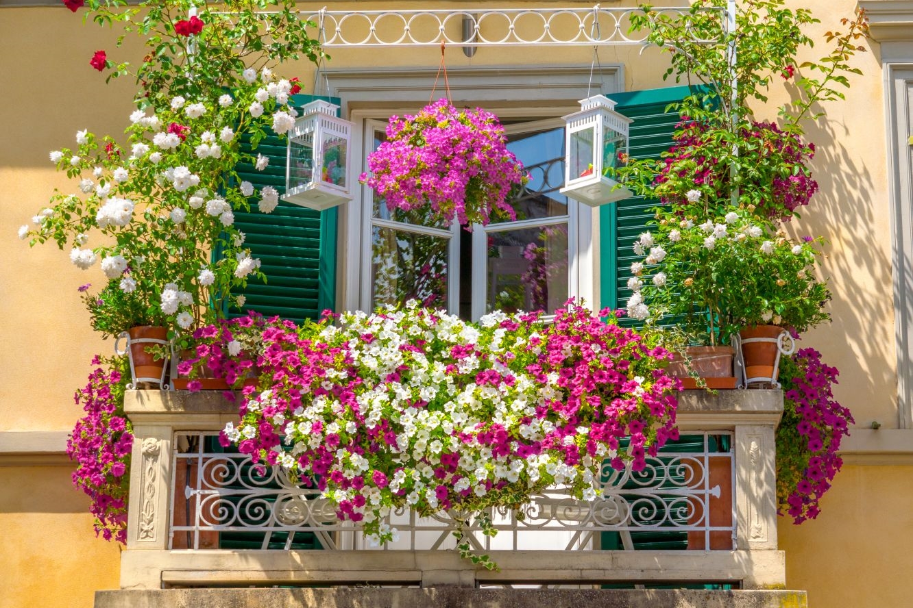 Eì possibile realizzare un nuovo balcone aggettante in condominio